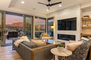 House, 3 Bedrooms | Living area | 50-inch flat-screen TV with cable channels, Smart TV