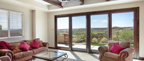 Townhome, 3 Bedrooms | Living area