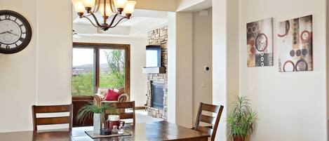 Townhome, 3 Bedrooms | Dining