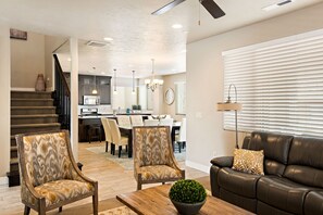 Casa, 4 camere da letto | Area soggiorno | Smart TV
