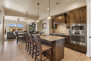 Private kitchen - Sunnyside by RedAwning (Washington)
