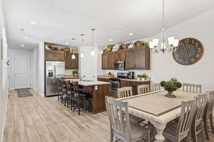 Townhome, 3 Bedrooms | Dining