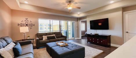 Condo, 3 Bedrooms | Living area