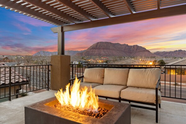 House, 5 Bedrooms | Property grounds