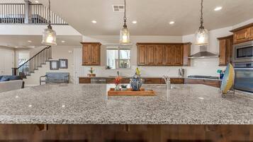 House, Multiple Bedrooms | Private kitchen | Coffee/tea maker, fridge, microwave, oven