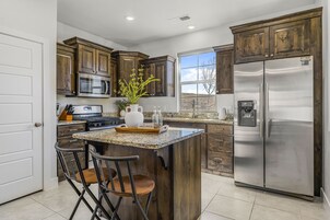 Casa, 3 habitaciones | Cocina privada | Cafetera o tetera, frigorífico, horno y tostadora