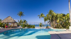 Outdoor pool, a heated pool, pool loungers - La Esquina (Sayulita)