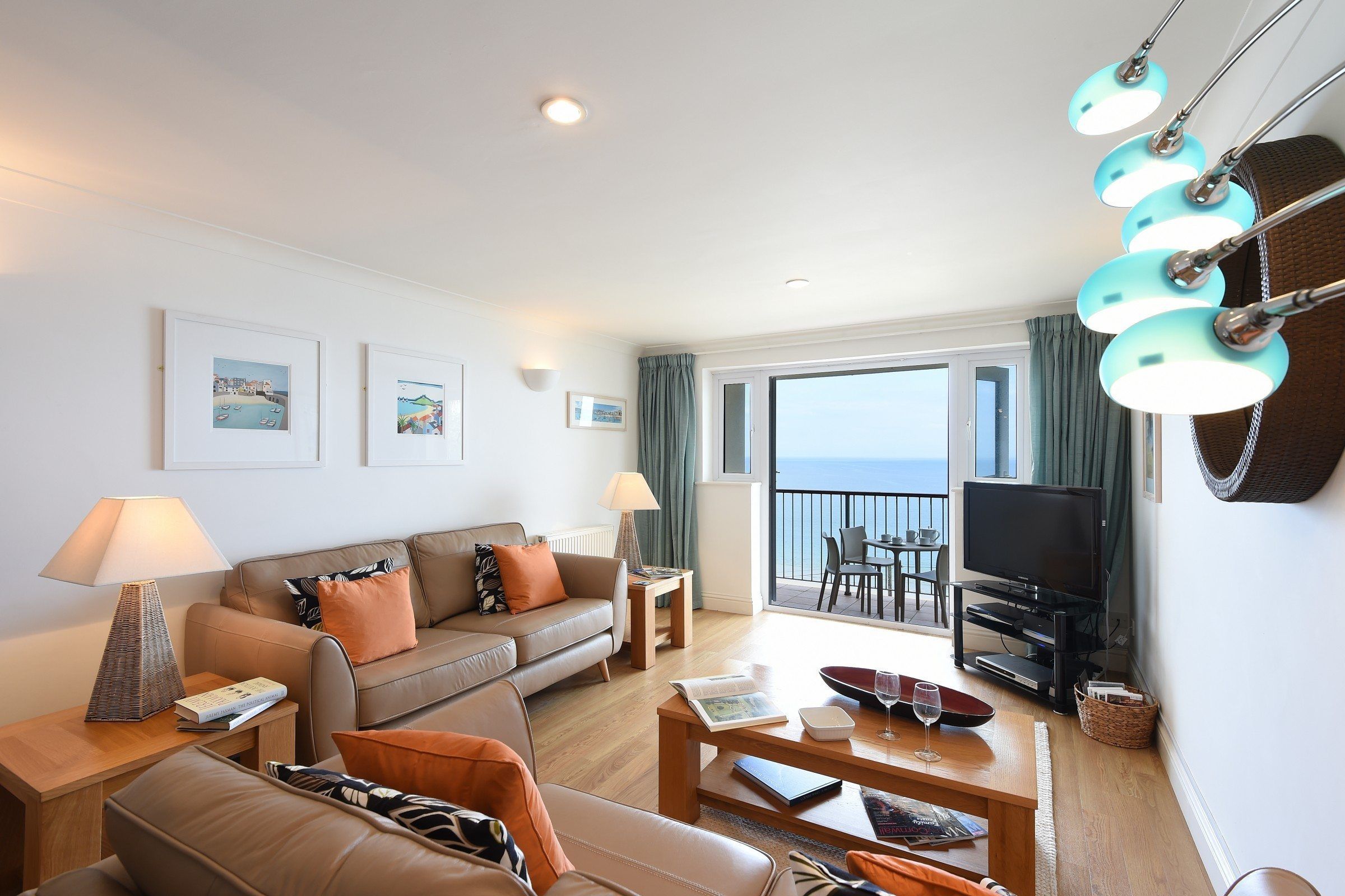 37-吋 LCD 液晶電視、衛星頻道、電視、電視遊樂器