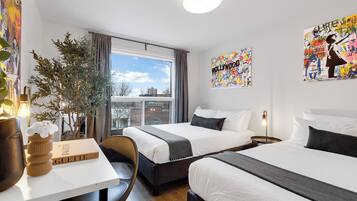 Premium Triple Room, 3 Bedrooms, Pets Allowed, City View (Avenue Central Suite 1277) | 3 bedrooms, Egyptian cotton sheets, premium bedding, down comforters