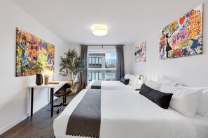 Premium Triple Room, 3 Bedrooms, Pets allowed, City View (Avenue Central Suite 1277) | 3 bedrooms, Egyptian cotton sheets, premium bedding, down duvets -  Liv MTL - Avenue (Montreal)