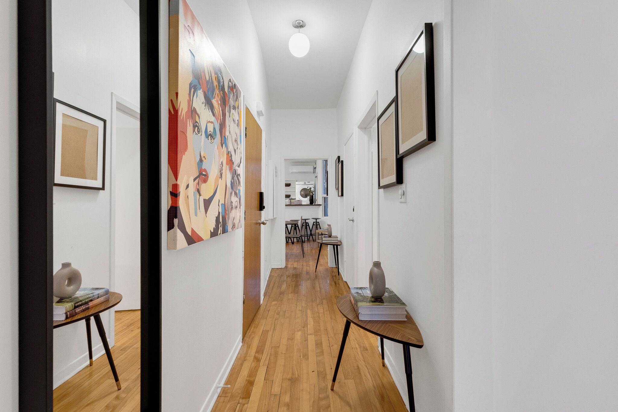 Chambre Triple Premium, 3 chambres, animaux de compagnie acceptés (Avenue Central Suite 1275) | Entrée intérieure