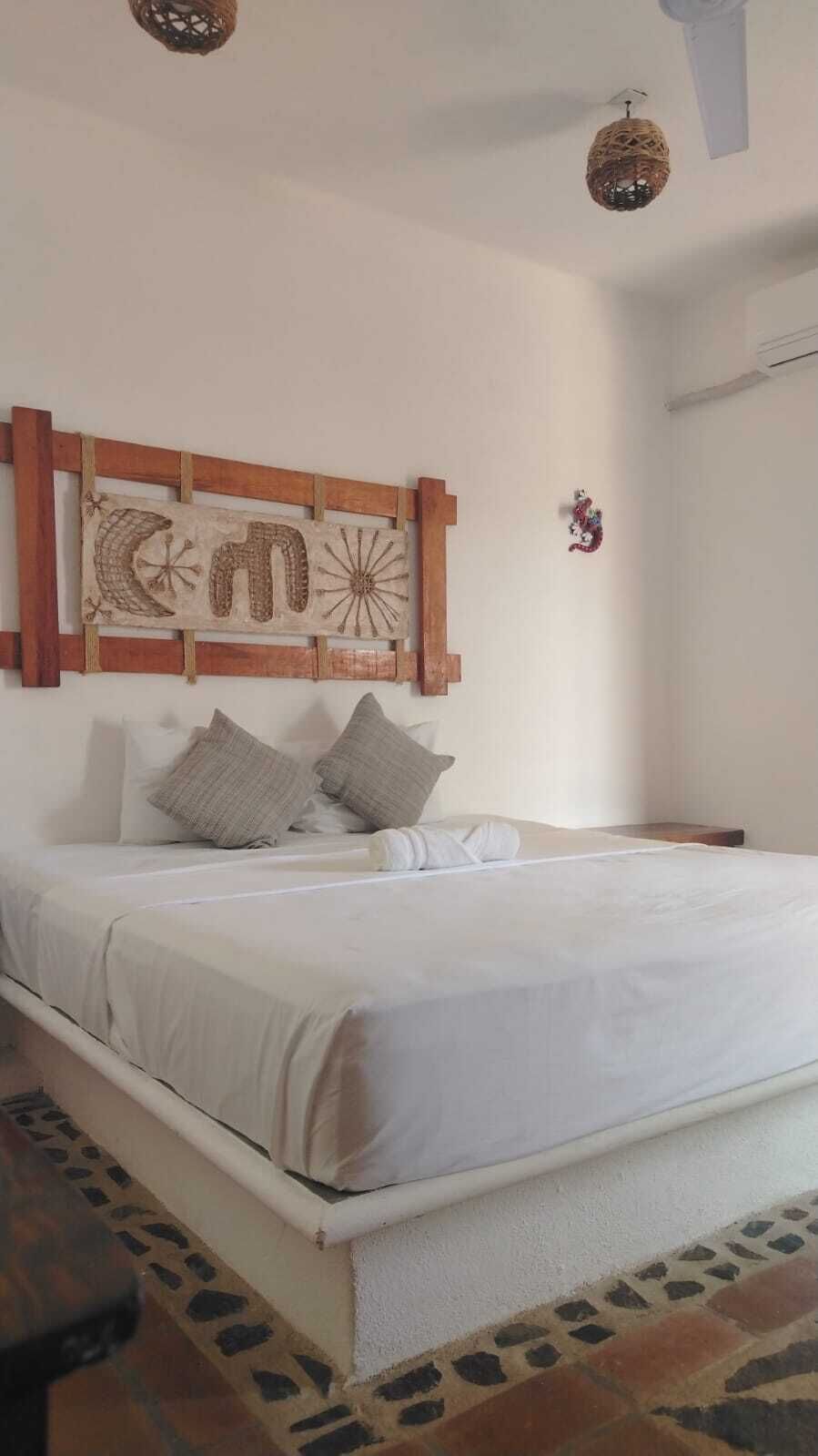 高级房 | 特色装修、特色家居、办公桌、笔记本电脑工作区