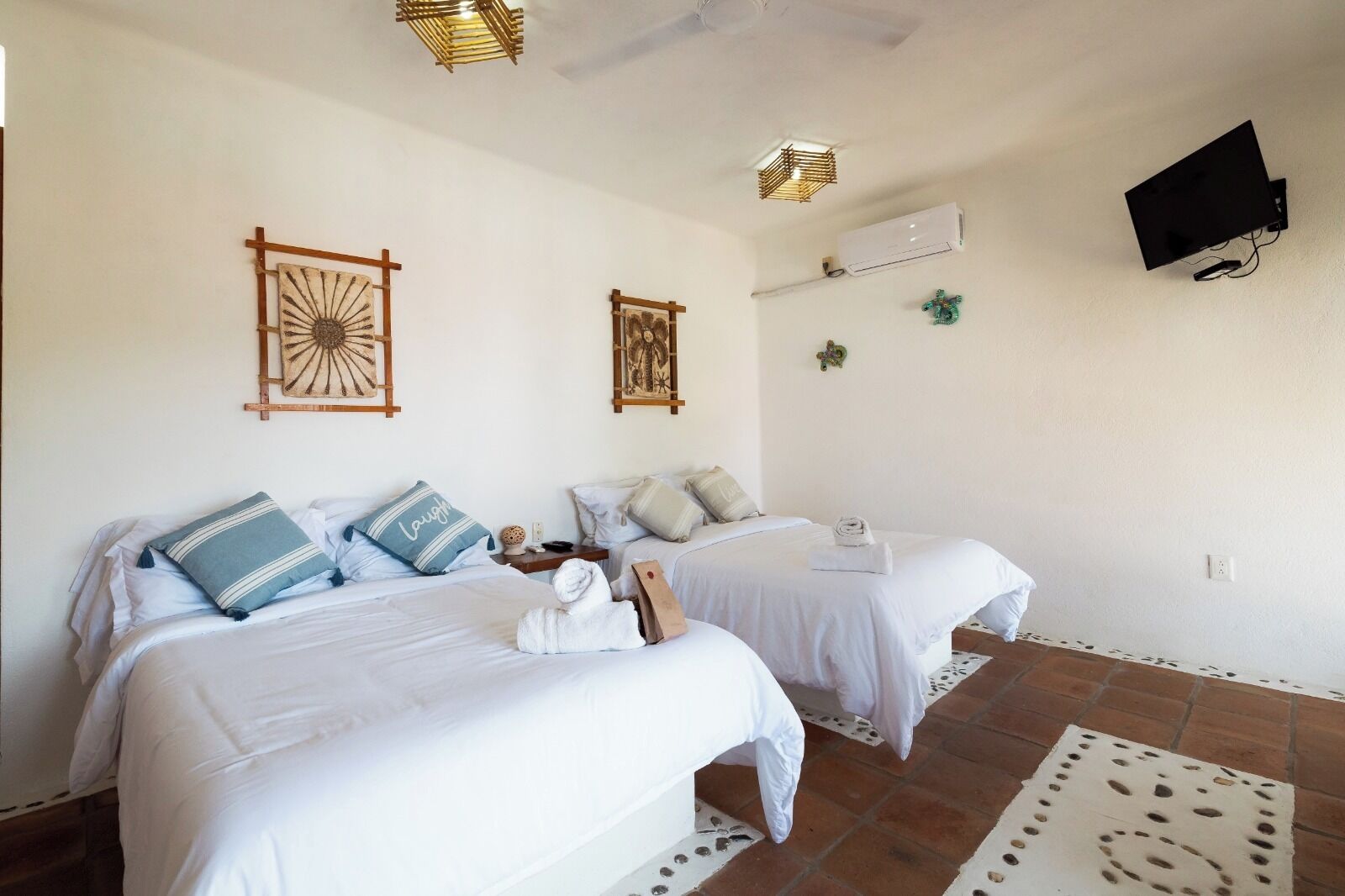 高级房 | 特色装修、特色家居、办公桌、笔记本电脑工作区