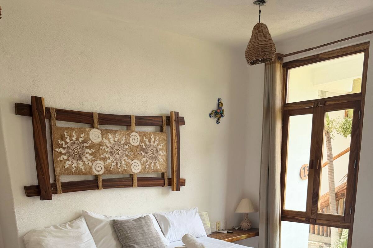 Standard Room | WiFi (free), bed sheets