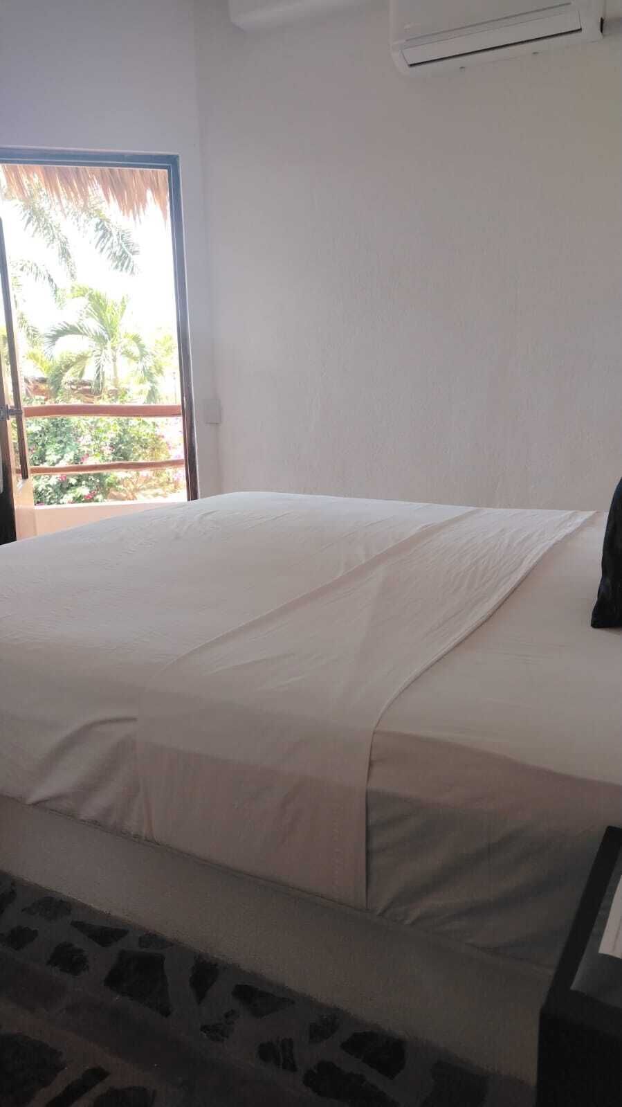 标准房 | 特色装修、特色家居、办公桌、笔记本电脑工作区