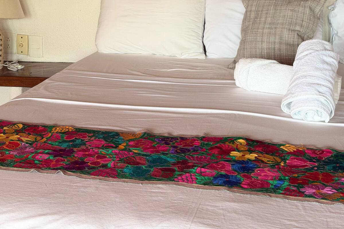 Exclusive Room | WiFi (free), bed sheets