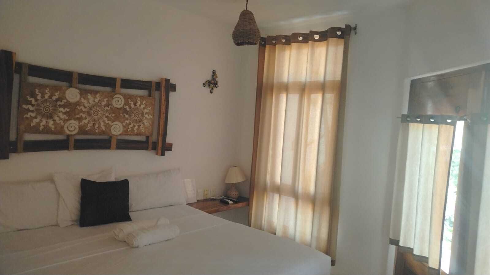 标准房 | 特色装修、特色家居、办公桌、笔记本电脑工作区