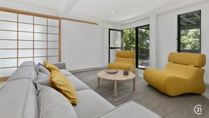 4 bedrooms, bed sheets - 16 Maher Terrace - Beautiful Holiday Home That Offers the Perfect Family Destination (Sunshine Beach)