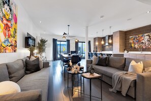 Lägenhet Premium - flera sängar - uteplats - utsikt mot staden (Plateau Suite 1219) | Utsikt från rummet