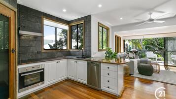 Mesin pencuci piring