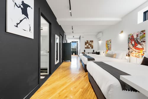 Superior Penthouse, Multiple Beds, 2 Bathrooms, City View (with Loft Plaza 300) | Living area