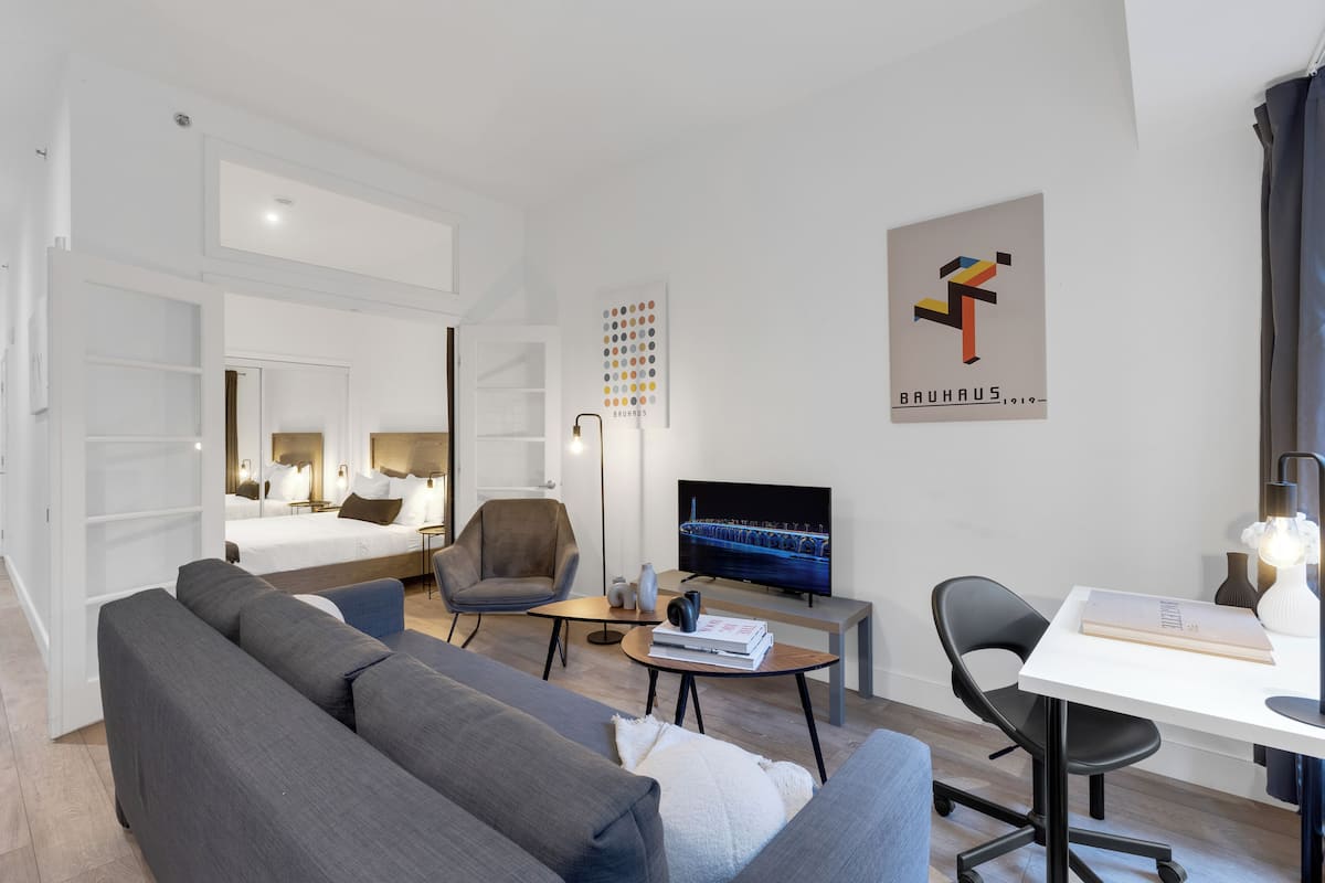 Superior appartement, 1 queensize bed met slaapbank, uitzicht op de stad (Downtown 303) | Uitzicht vanuit de kamer