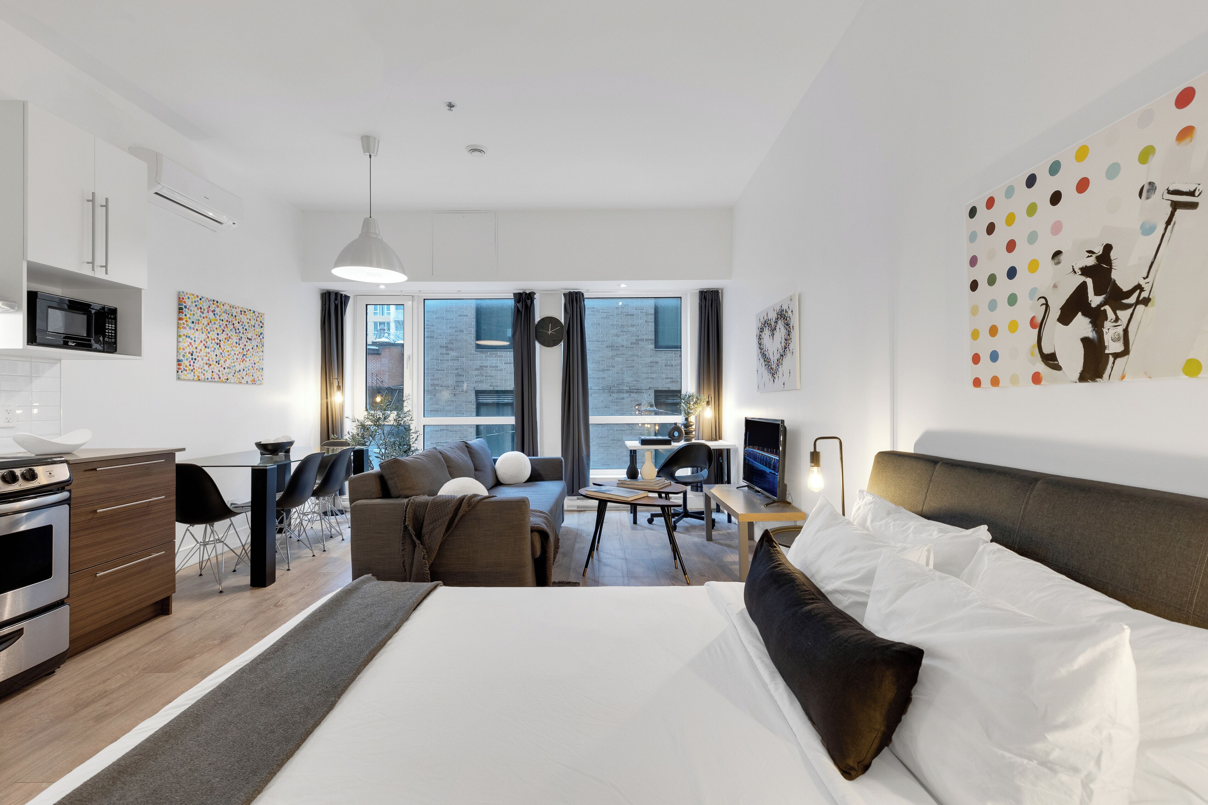 Deluxe Studio Suite, 1 Queen Bed with Sofa bed, City View (Downtown 304) | 3 bedrooms, premium bedding, down comforters, memory foam beds