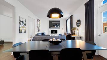 Premium Apartment, 4 Bedrooms, Pets Allowed, City View (The CH3 - Suite 3) | In-room dining