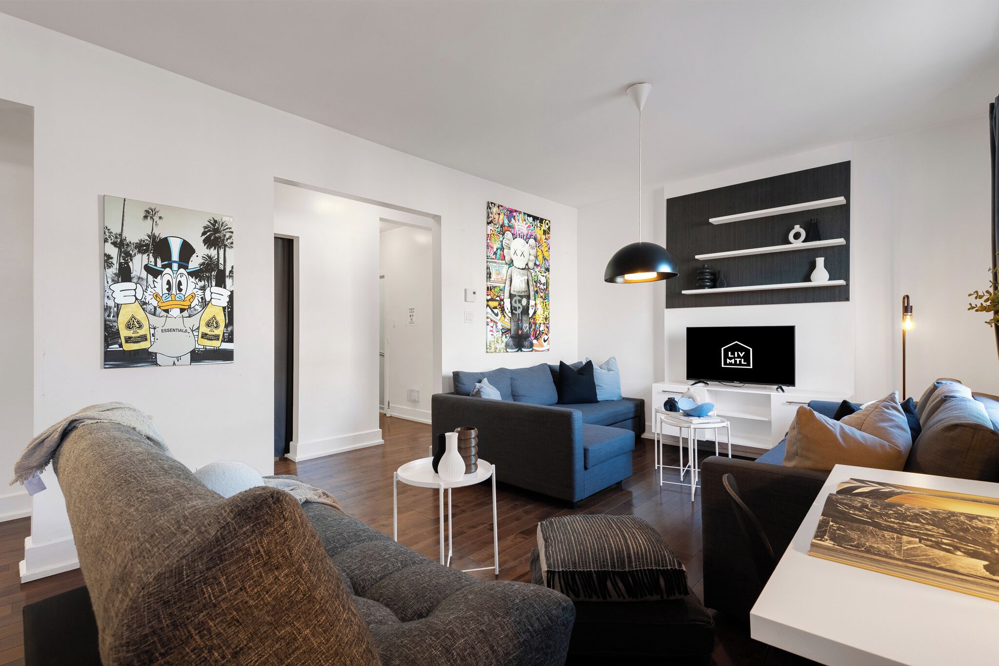 Premium Apartment, 4 Bedrooms, Pets Allowed, City View (Chic-3) | Living area