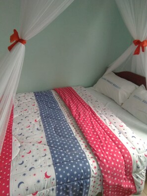 Double or Twin Room | Desk, free WiFi, bed sheets - Usenge Sunset Resort (Usenge)