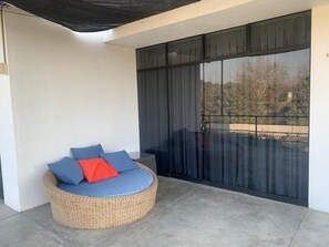 Superior Double Room | Living area | 50-inch Smart TV with premium channels, TV, Netflix