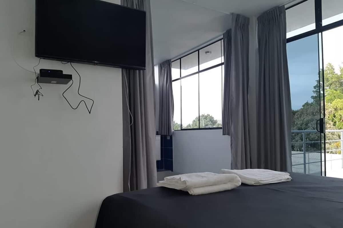 Superior Double Room | Blackout drapes, rollaway beds (surcharge), WiFi (free), bed sheets