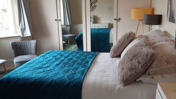 Cottage | 2 bedrooms, iron/ironing board, free WiFi, bed sheets