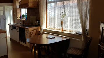 Cottage | Private kitchen | Fridge, microwave, oven, stovetop