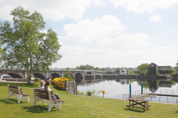 Apartment | Pool - Apartment Sleeps 7 With Mezzanine (Birr)