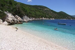 Villa, Multiple Beds | Beach | Beach nearby - Spacious 5 Bed Villa With Pool in Kefalonia (Kefalonia)