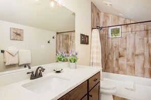 Townhome, 3 Bedrooms | Bathroom | Hair dryer, towels, soap, shampoo