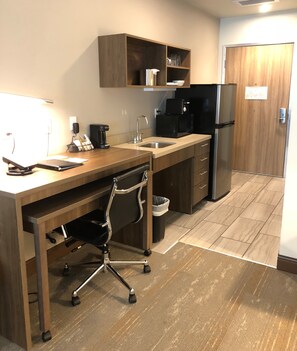 Double Room, 1 Queen Bed with Sofa bed, Accessible | Private kitchen | Coffee/tea maker, cookware/dishes/utensils - Kodiak Compass Suites (Kodiak)