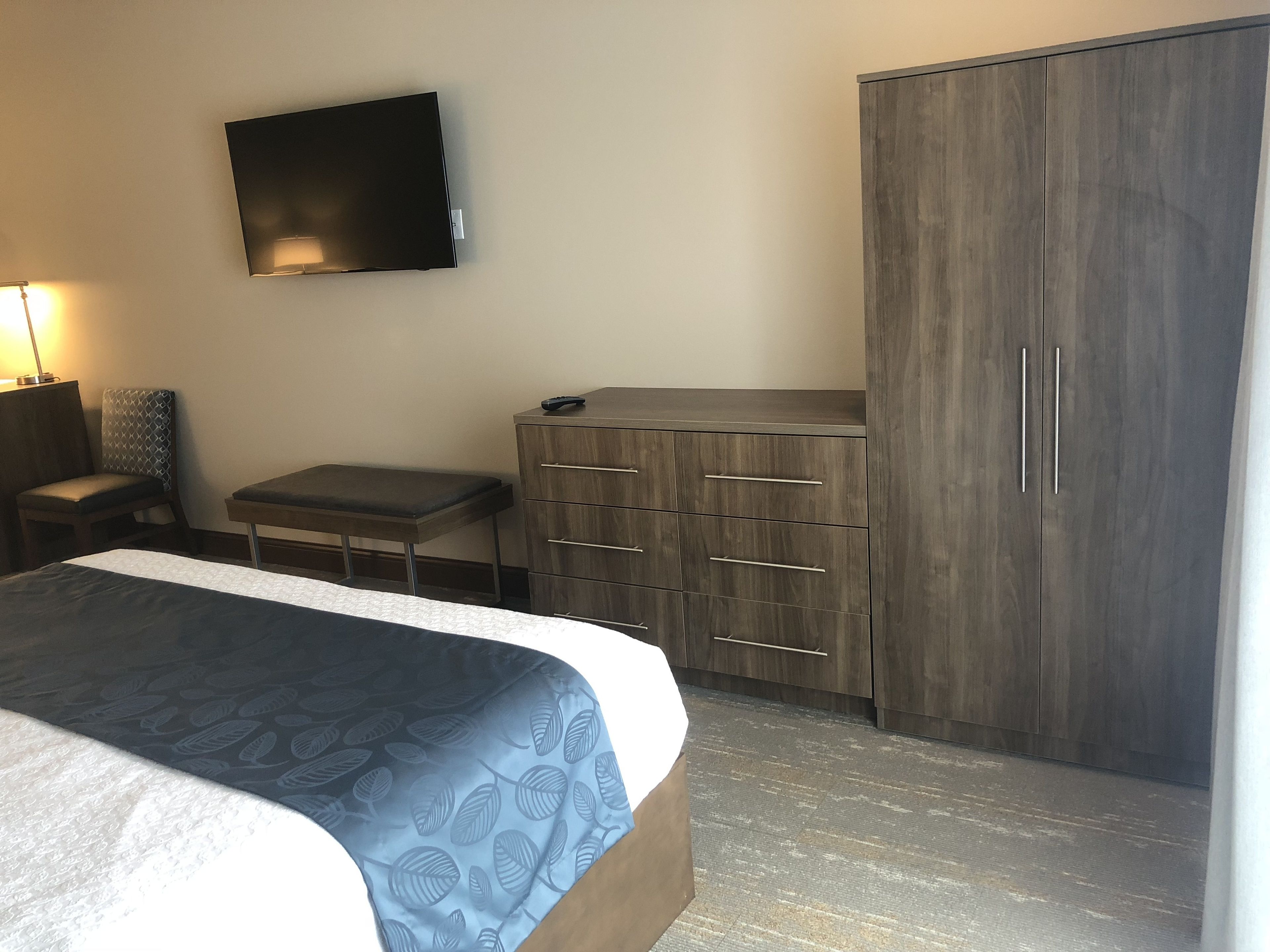 52-inch flat-screen tv with cable channels, tv