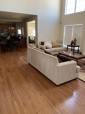 Flat-screen TV, DVD player - The Lovely Family Home (Woodbridge)