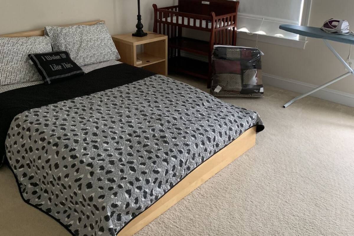 Desk, iron/ironing board, free WiFi, individually decorated