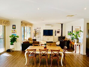 Grand House | Living area | Flat-screen TV
