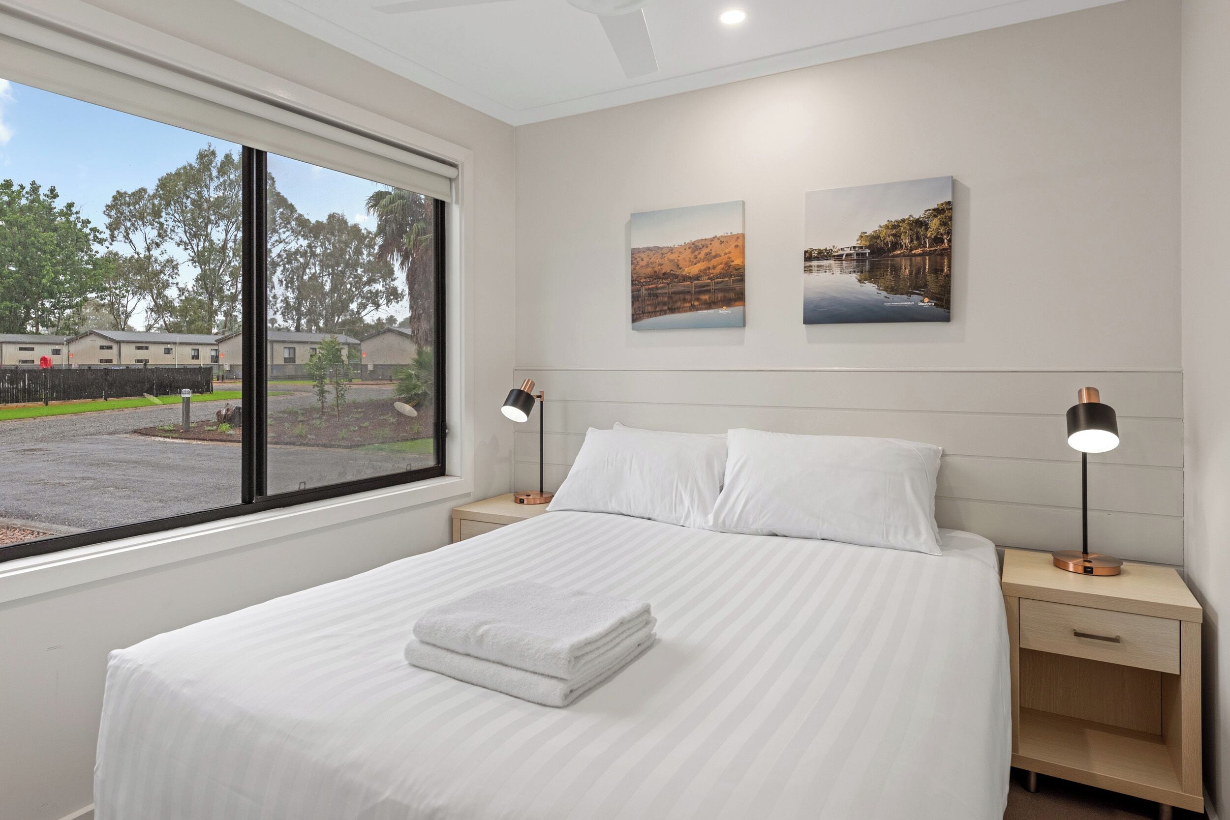 Cabana superior, 2 quartos | Escrivaninha, Wi-Fi de cortesia, roupa de cama