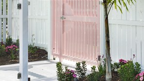 Exterior - Ventura Beach Motel 2 Bedroom Poolside (Mermaid Beach)