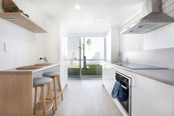 Apartment, 2 Bedrooms | Private kitchen