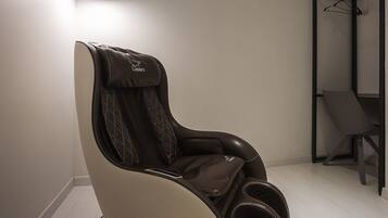 尊荣客房 (Massage Chair) | 客房服务设施