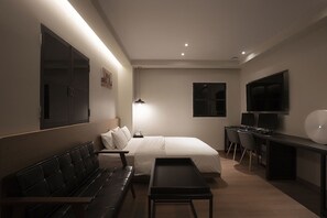 Ropa de cama de alta calidad, escritorio y wifi gratis 