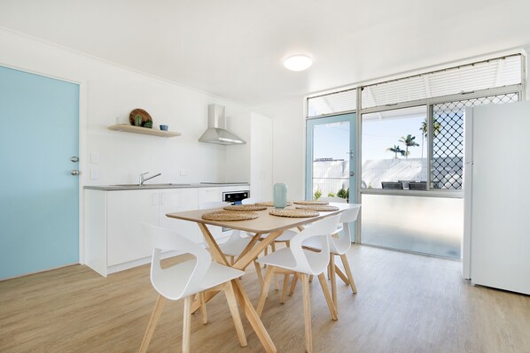 Apartment, 3 Bedrooms | Private kitchen