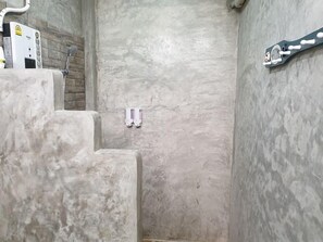 Deluxe Room | Bathroom