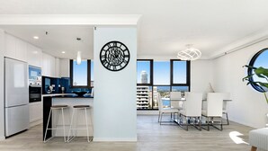 Apartment, 2 Bedrooms | In-room dining - Acapulo 2 Bed Ocean View Surfers Paradise (Surfers Paradise)
